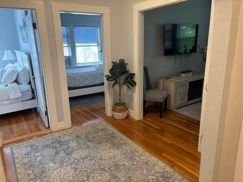 place-1-beverly-airbnb-6-standard.jpg