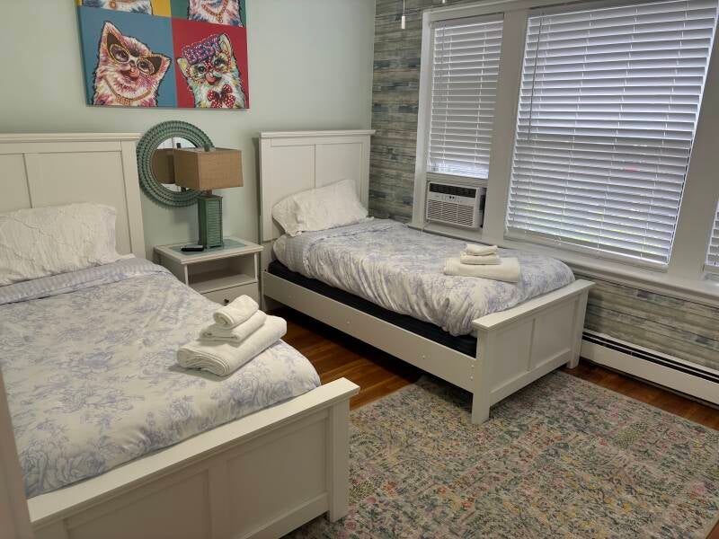 place-2-beverly-airbnb-1-standard.jpg