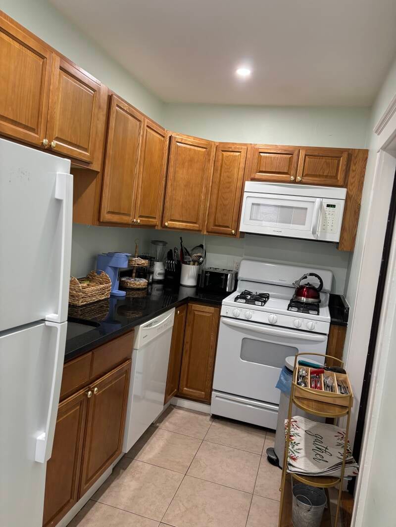 place-2-beverly-airbnb-6-standard.jpg
