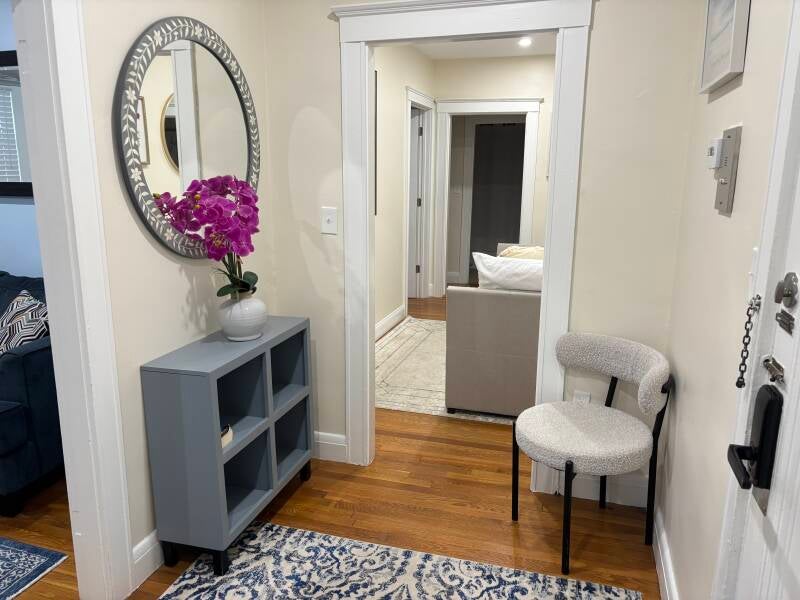 place-2-beverly-airbnb-8-standard.jpg