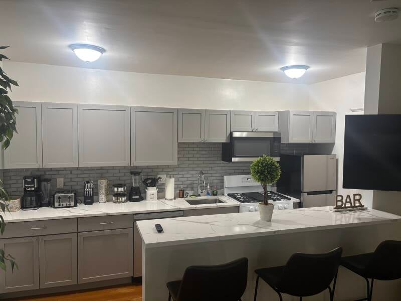 place-3-beverly-airbnb-5-standard.jpg