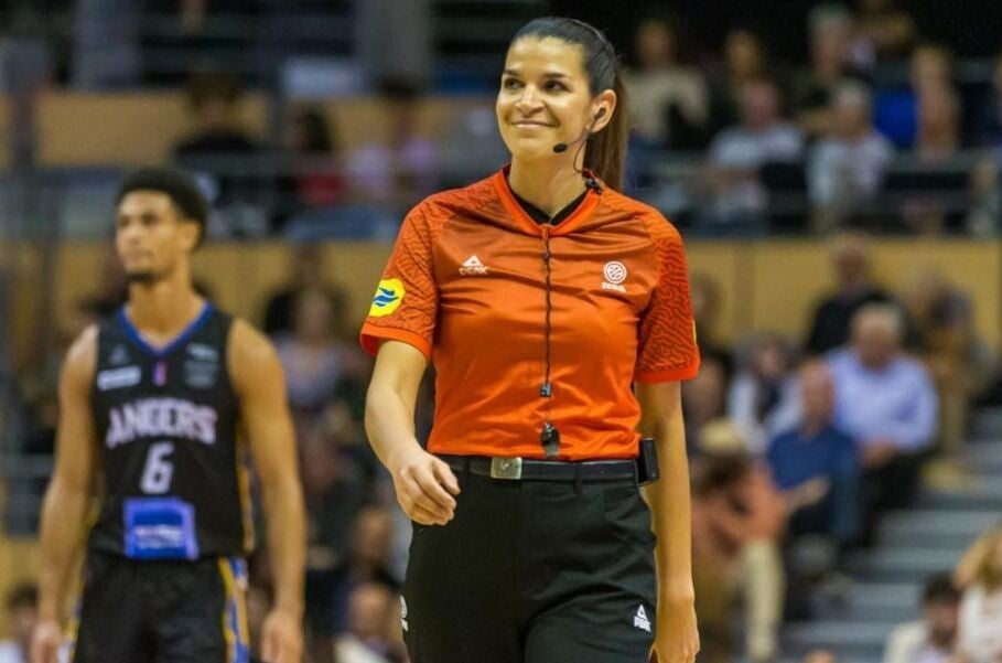 Amel Dhara, arbitre de basket-ball, 