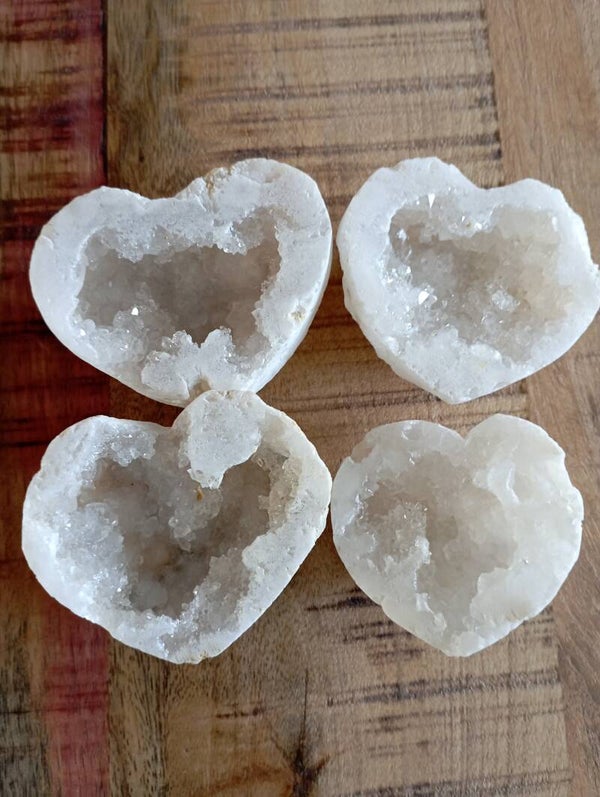 Bergkristal hart ruw geode 55-70mm