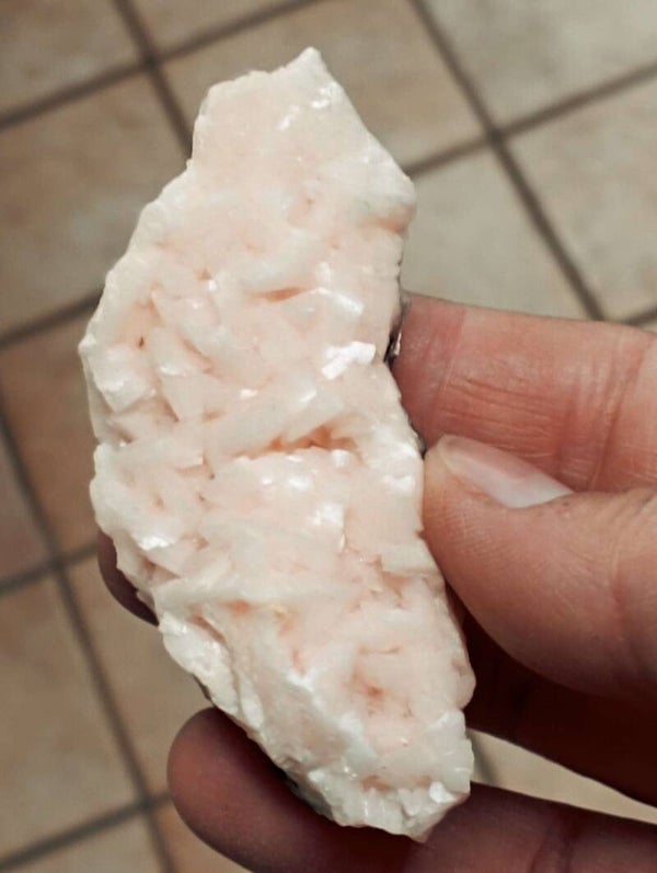 Roze dolomiet 71-99gram 5-7,5cm