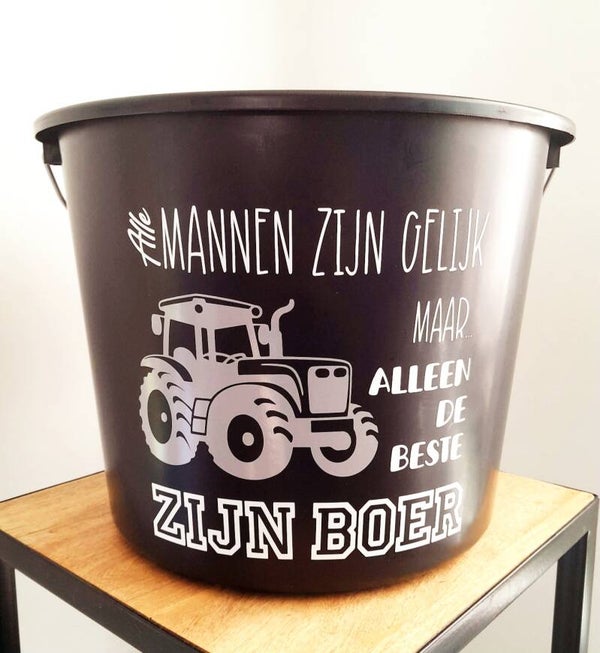 Alle mannen zijn gelijk - sticker