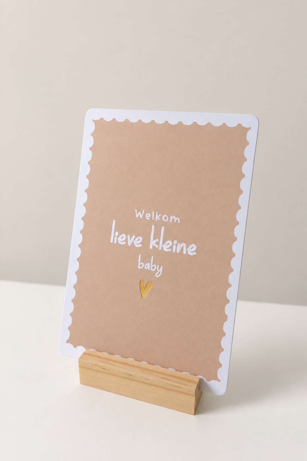 Wenskaart Welkom lieve kleine baby – Beige met goud