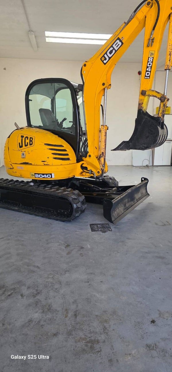 MINIESCAVATORE JCB 8040