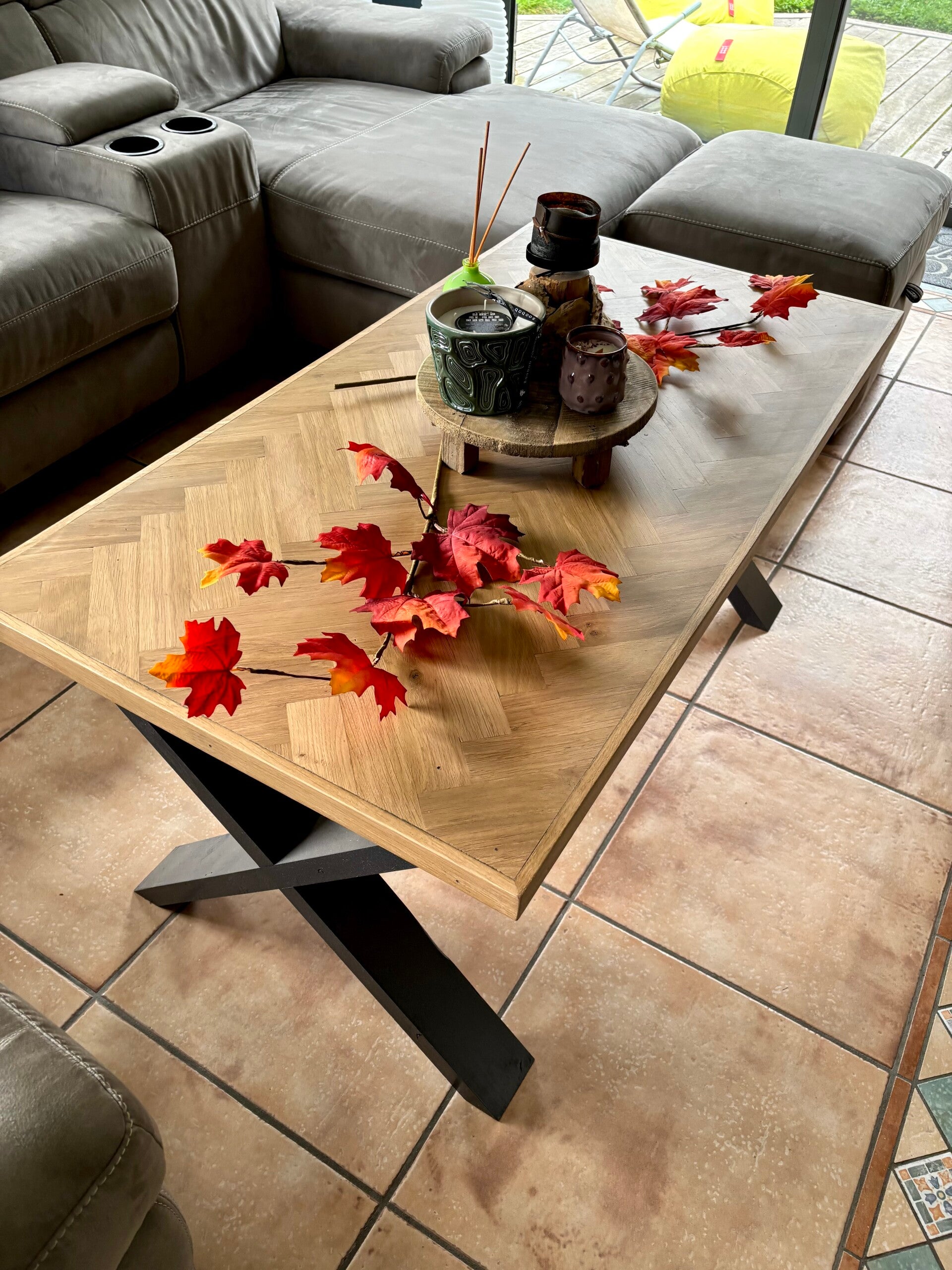 Table en chêne massif à motif chevron