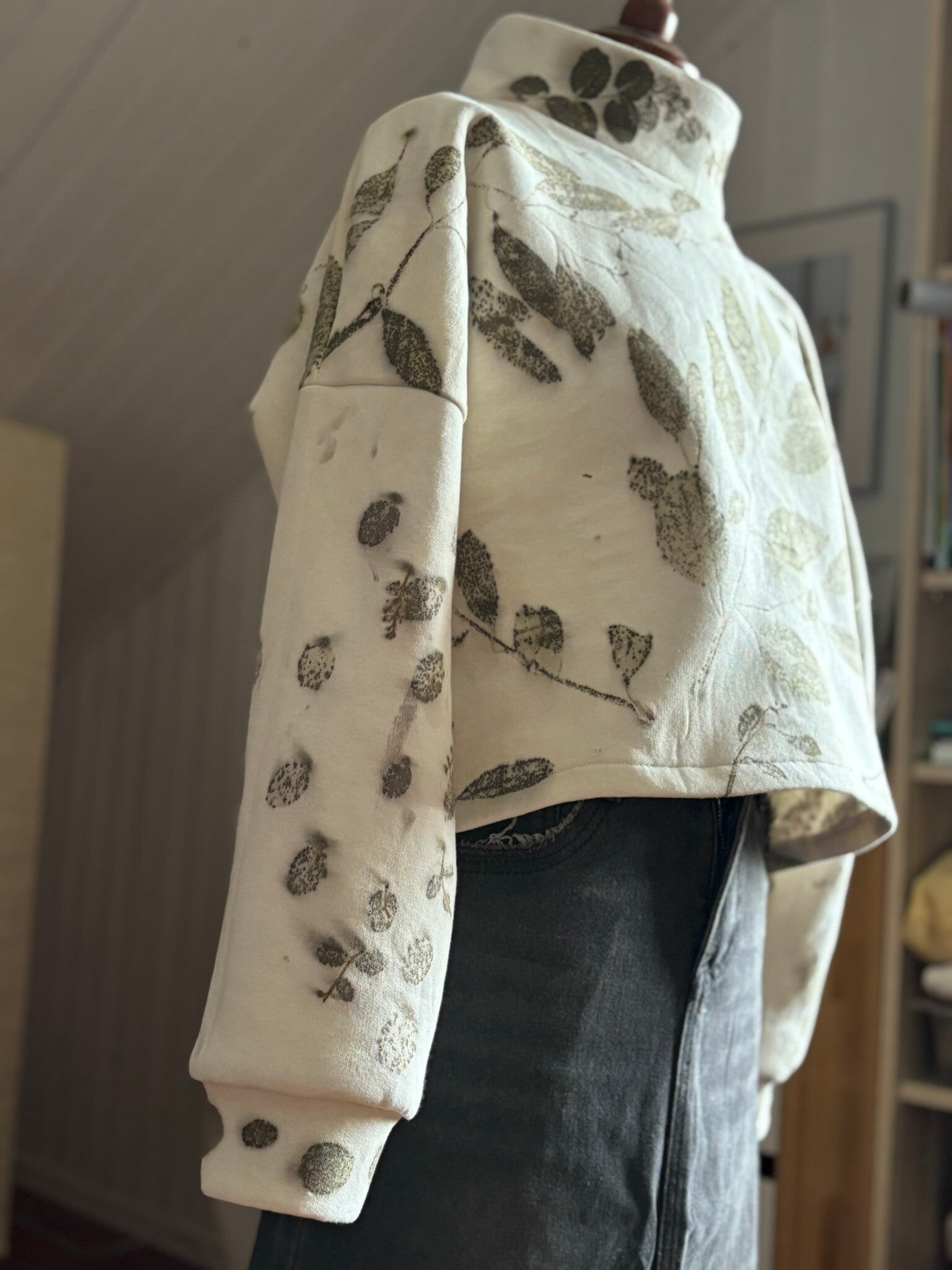 Felpa e altri tessuti in stampa botanica_ contattaci per vedere i prodotti