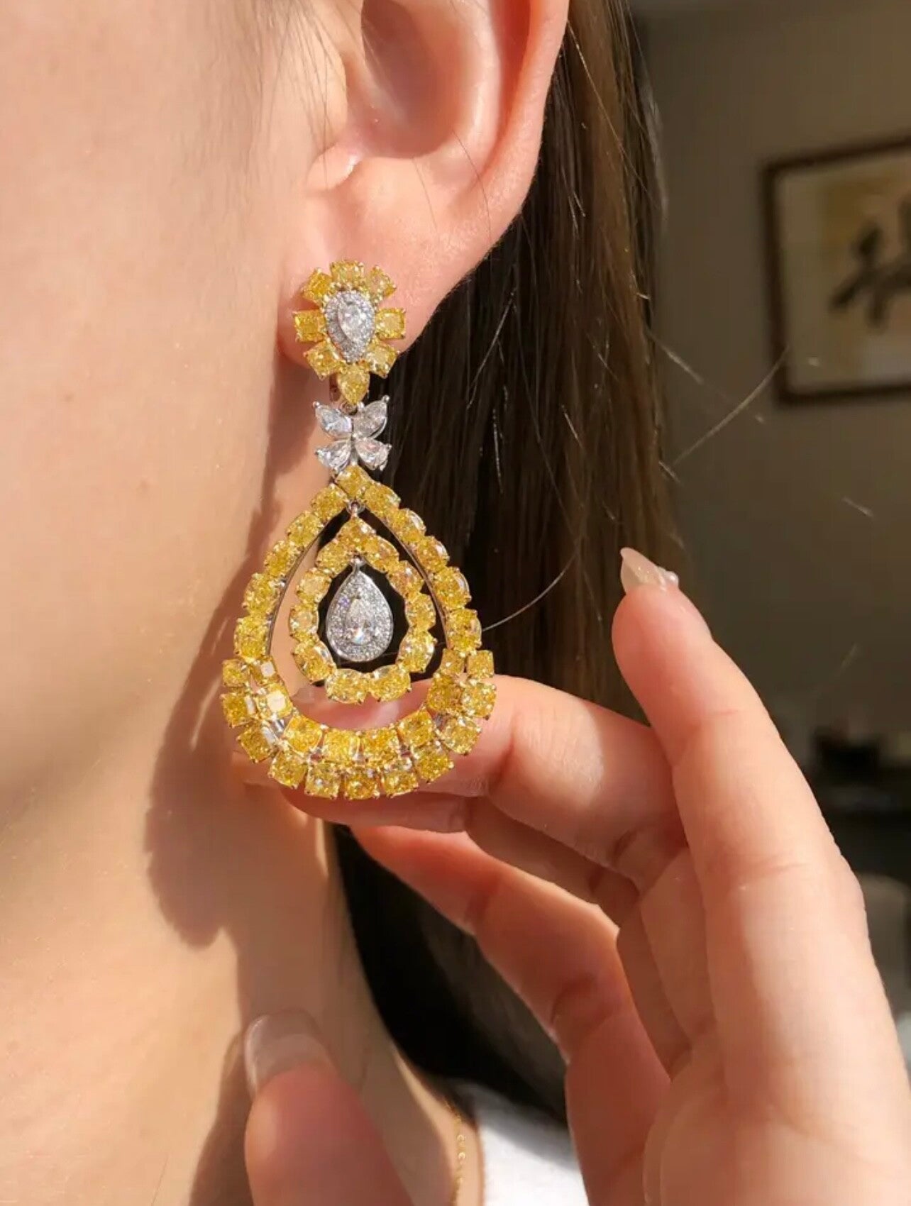 Very Beautiful 100 Carats Argyle Fancy Vivid Canary Yellow Diamond Earrings in Solid Yellow Gold