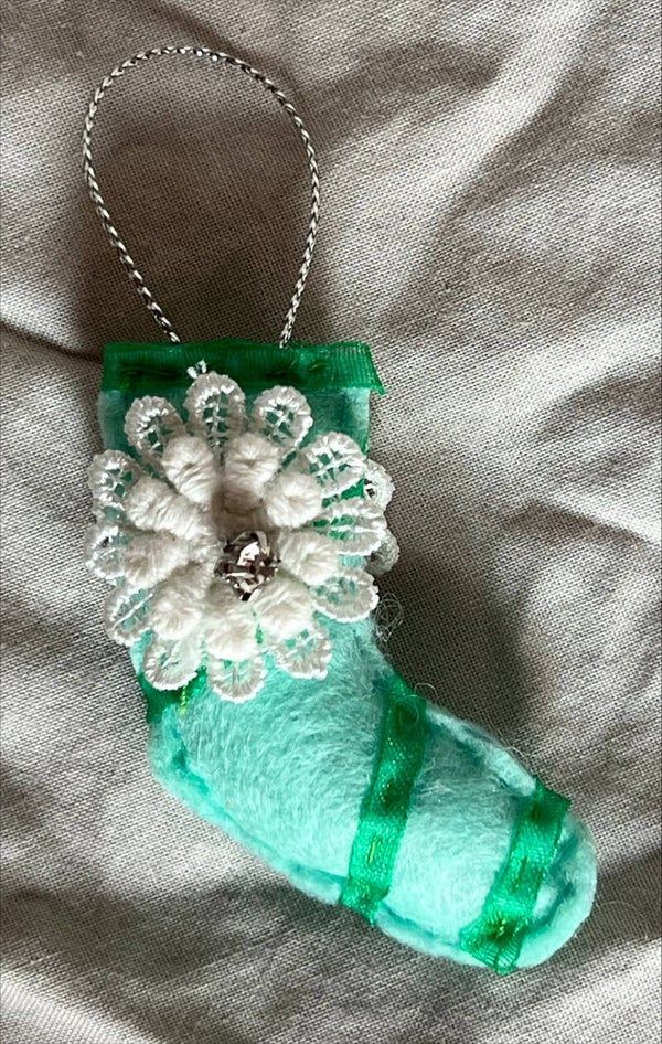 Suspension feutrine Chaussette de Noël Fleur