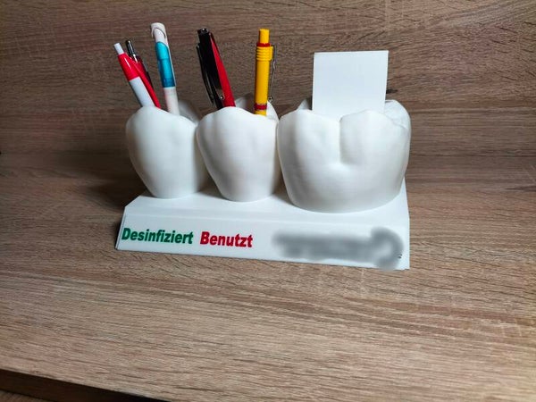 Visitenkarten und Stifthalter inkl. Schild mit Logo/Beschriftung