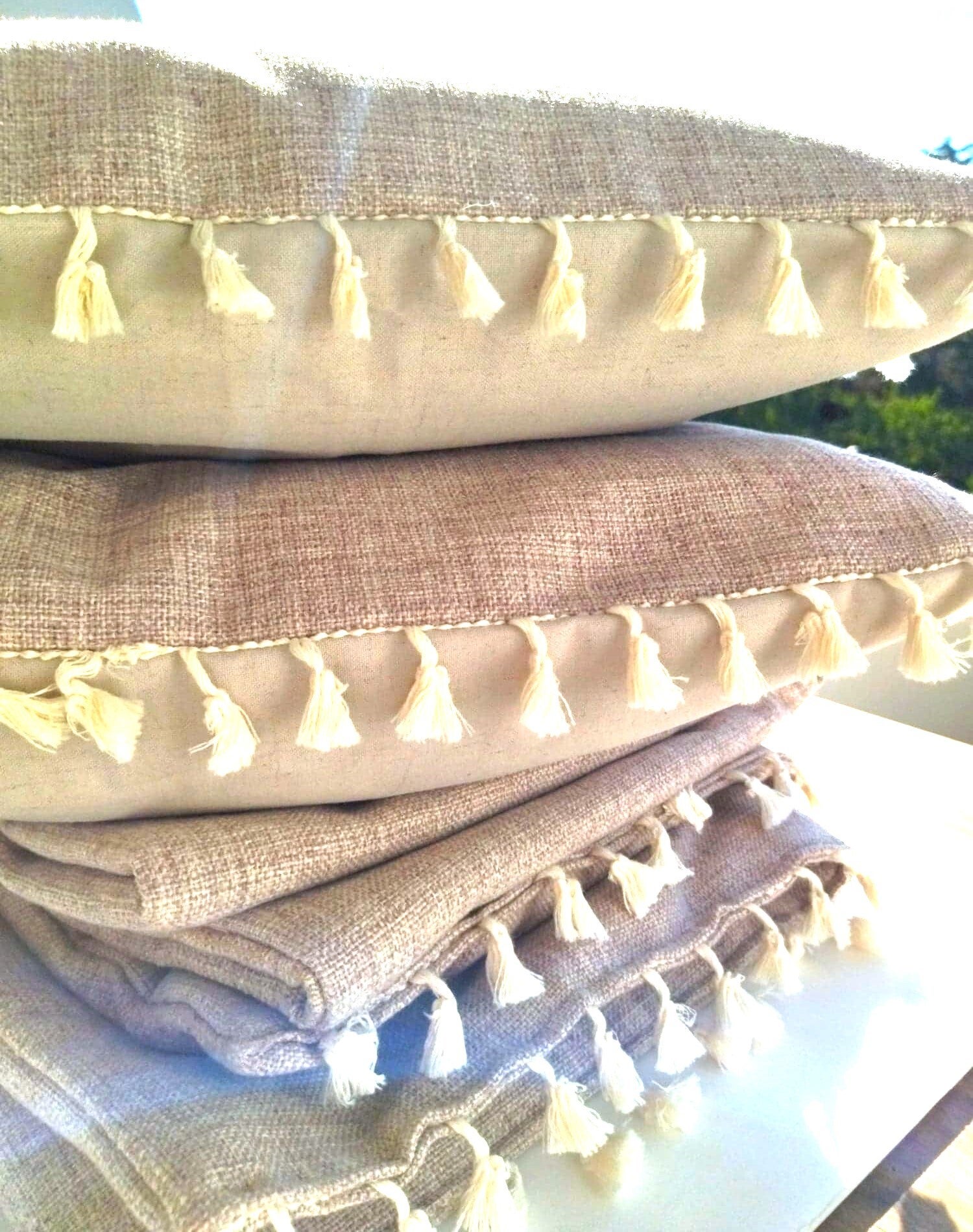 Lot de coussins artisanaux beiges My French Room avec franges