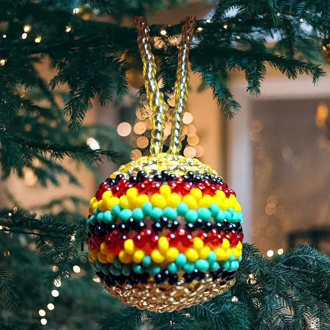 Boule de Noël en perles – Multicolore