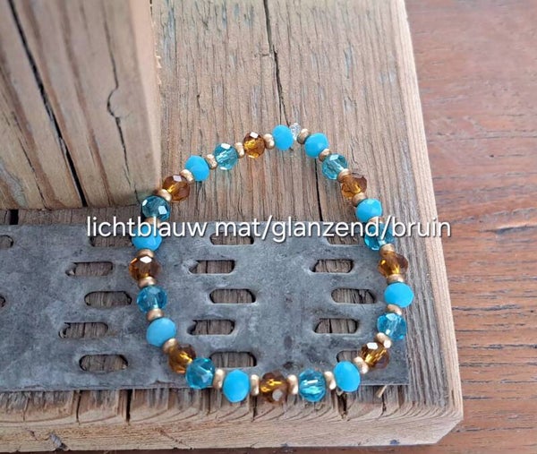 Armband lichtbkauw en bruin.