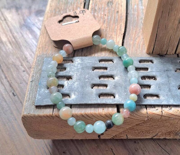 Armband groen. Laboriet kralen. Elastisch.