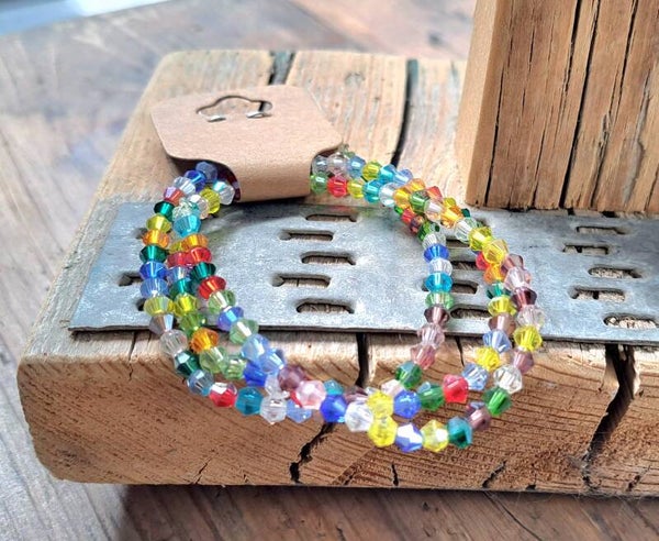 Armband multi color. Elastisch.