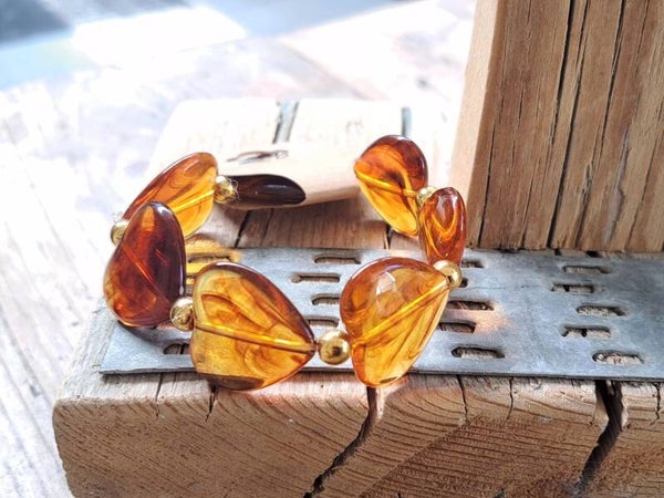 Armband bruinte harten. Elastisch.