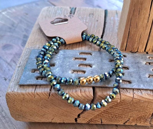 Armbanden groen metalic met goud. Elastisch.