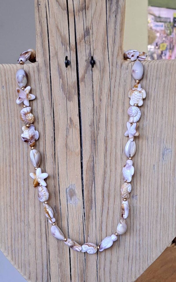Ketting zeefiguren. 50 cm.