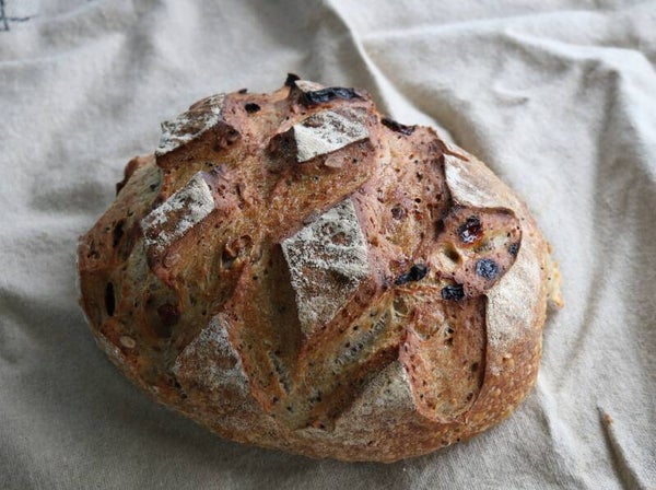 Pecannoten-rozijnen brood