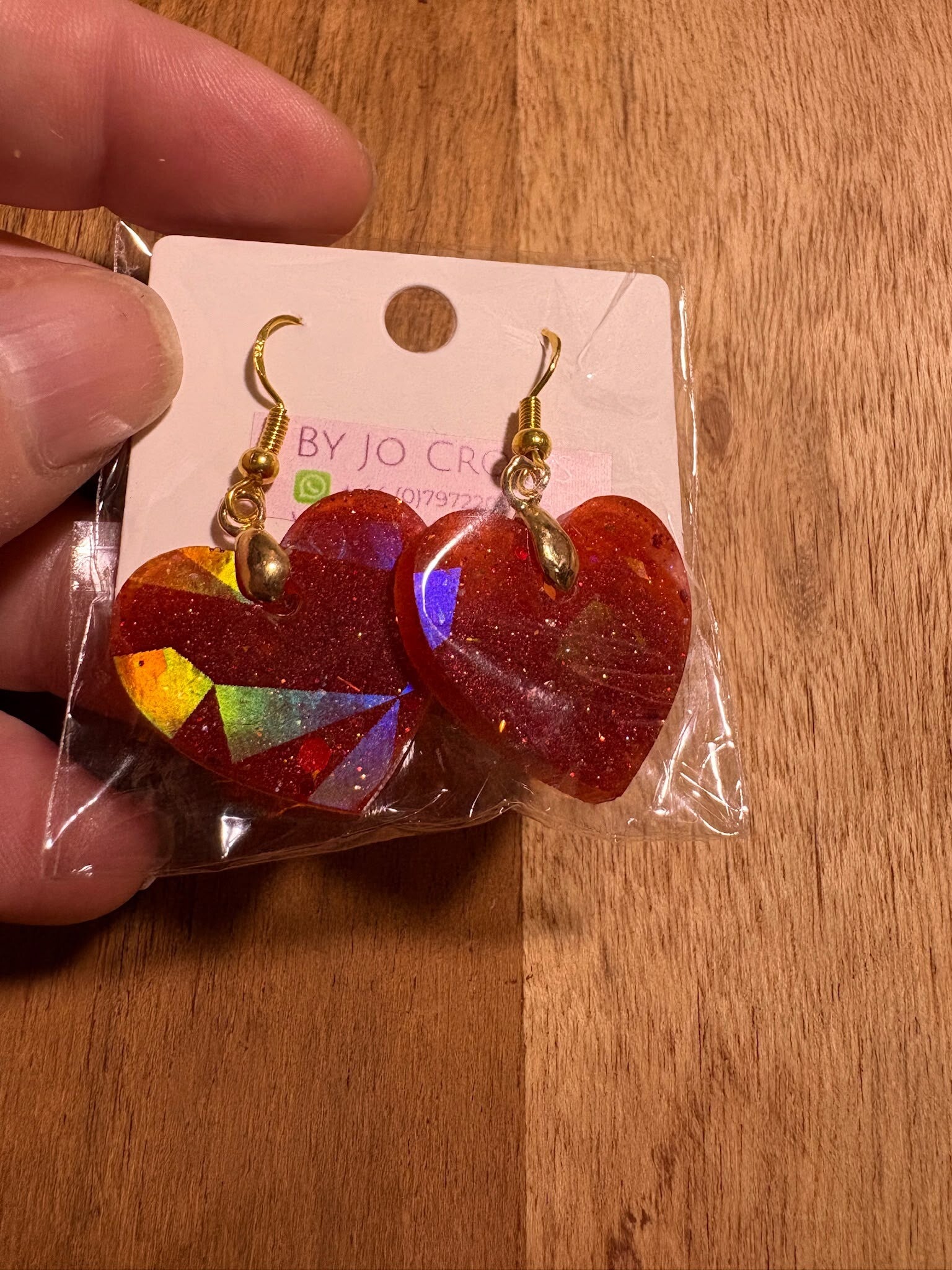 Holographic heart earrings - red shimmer