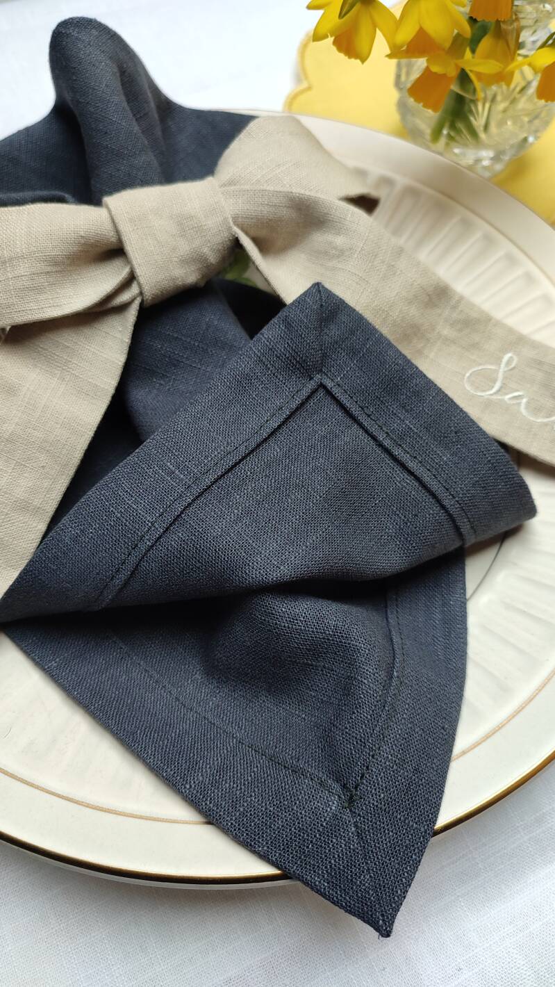 100 % Linen napkin with mitered corners