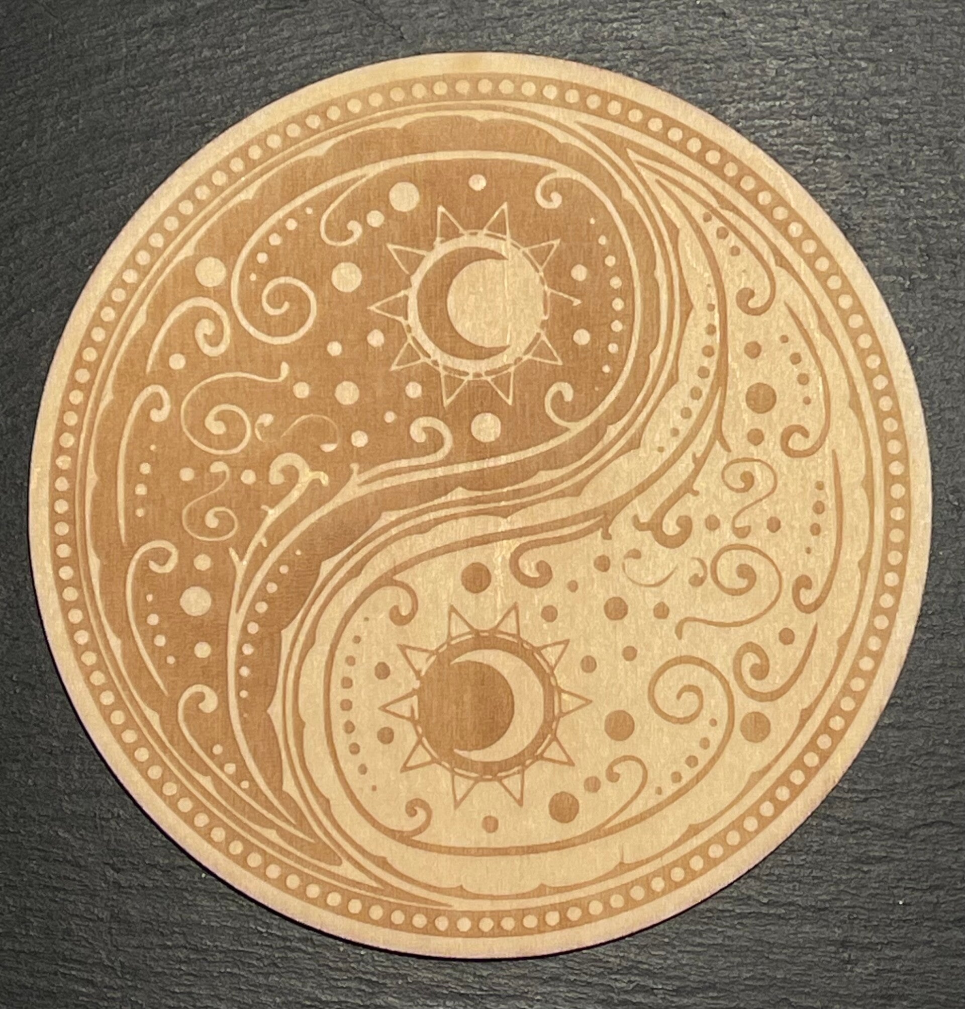 Plaque de rechargement yin yang bois laqué