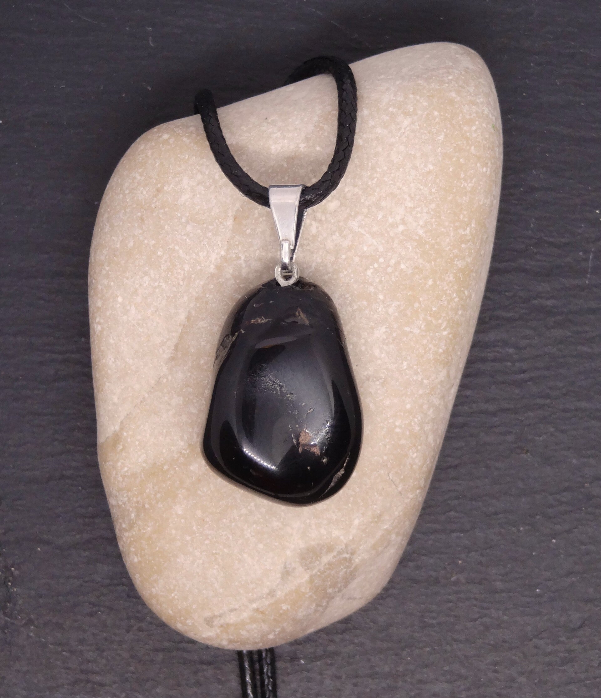 Pendentif obsidienne noire
