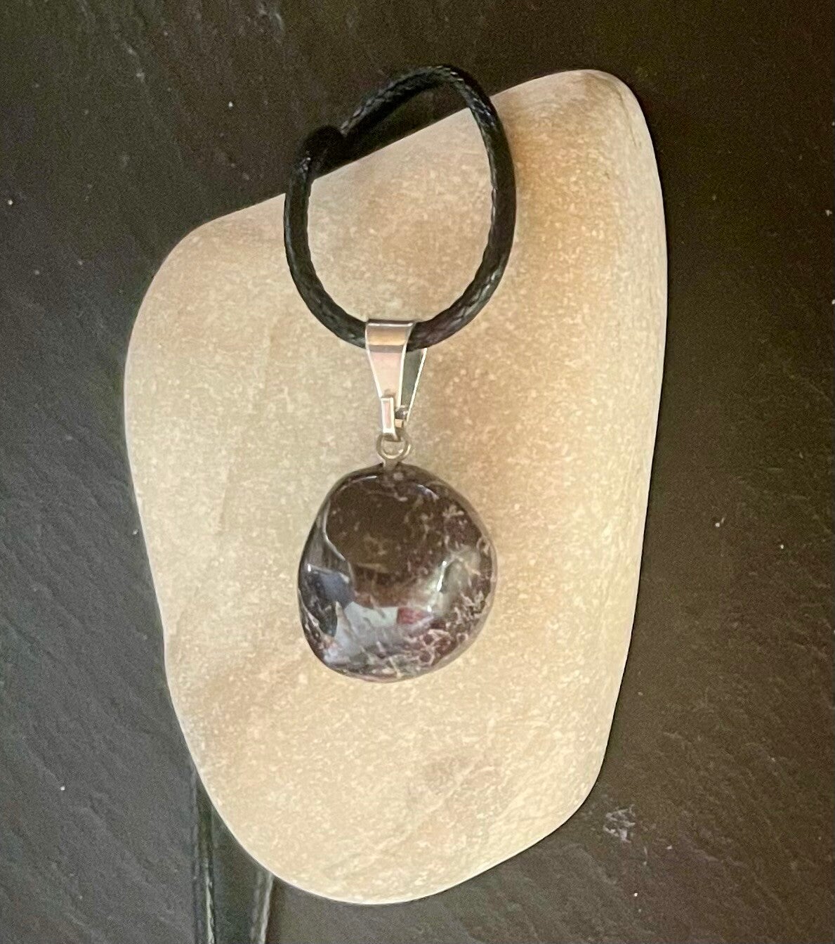 Pendentif grenat