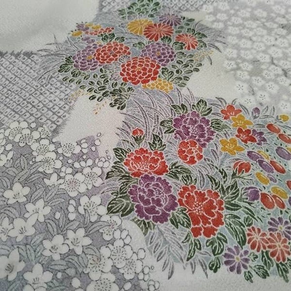 Japanse zijde creme bloemen en shibori motief v.a.40x36cm