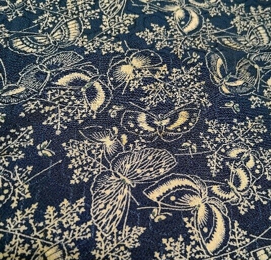 Antieke kimonozijde met vlindertjes 50cm tot 150x35cm