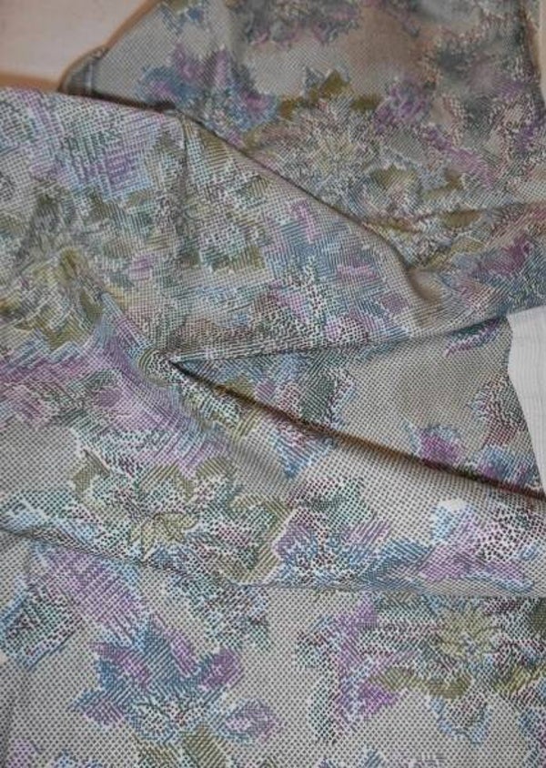 Natuurlijk soepele, gladde kimonozijde met bloemen 40x36cm