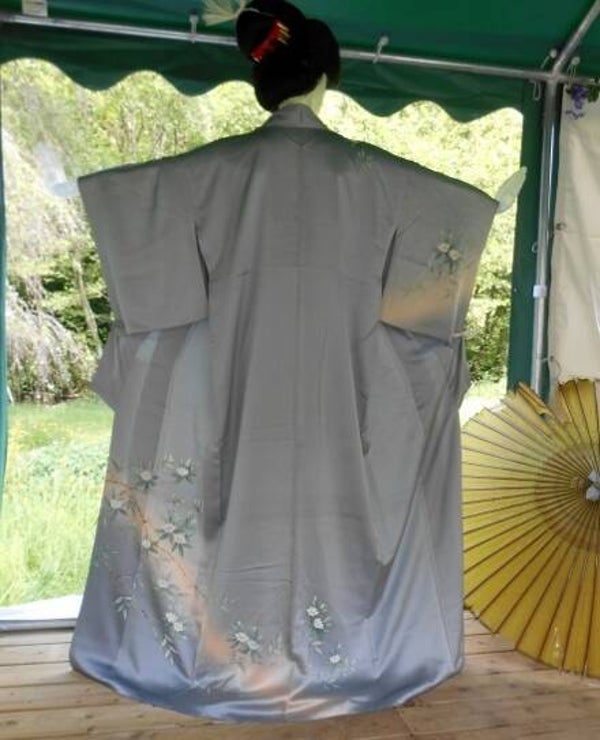 Kimono zilverblauw kaga-yuzen 'Bloesem'