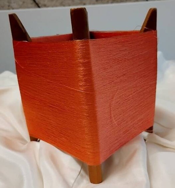 Japanse antieke houten itomaki met borduurzijde