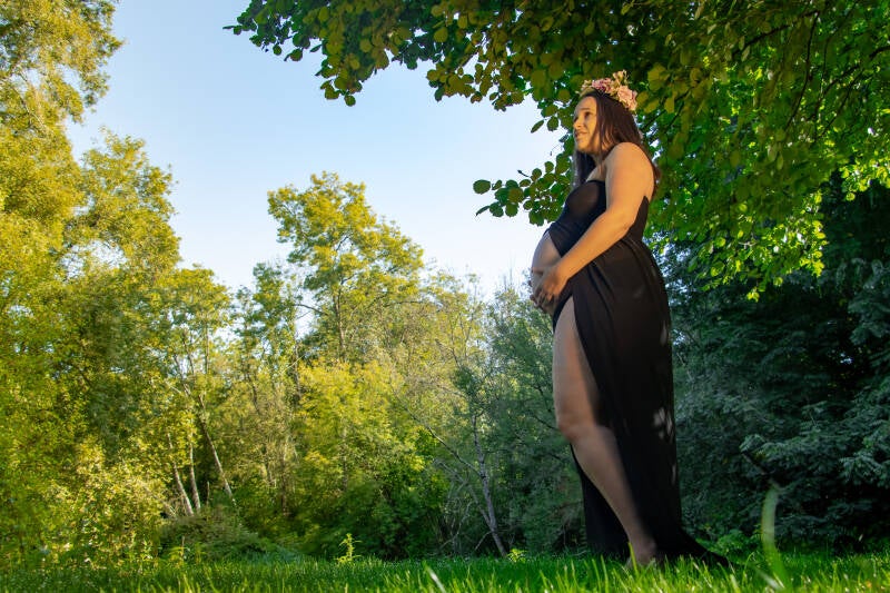 Séance photo grossesse Poitiers, Photographe grossesse Poitiers, Photo grossesse en studio Poitiers, Séance photo maternité Poitiers, Photo grossesse extérieure Poitiers, Séance photo grossesse Poitiers en extérieur, portrait grossesse Poitiers, Photo gro