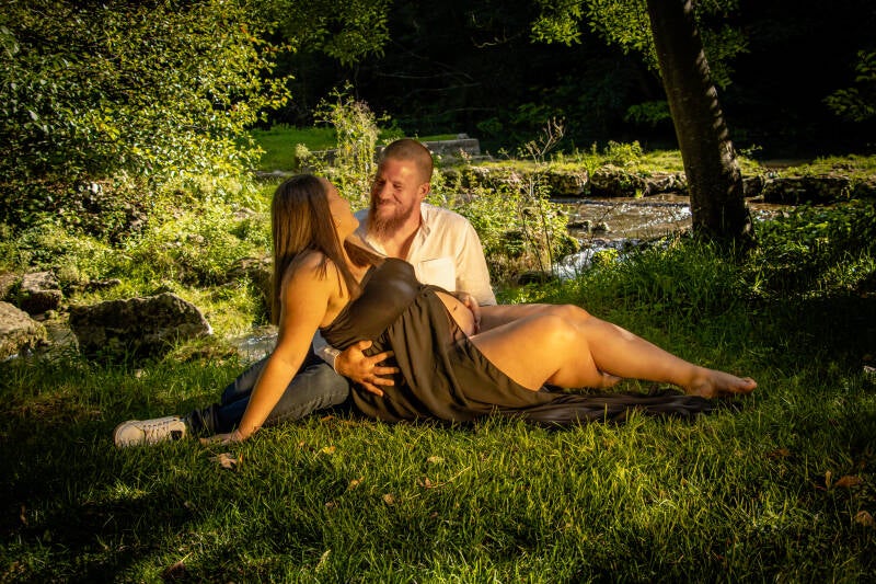 Séance photo grossesse Poitiers, Photographe grossesse Poitiers, Photo grossesse en studio Poitiers, Séance photo maternité Poitiers, Photo grossesse extérieure Poitiers, Séance photo grossesse Poitiers en extérieur, portrait grossesse Poitiers, Photo gro