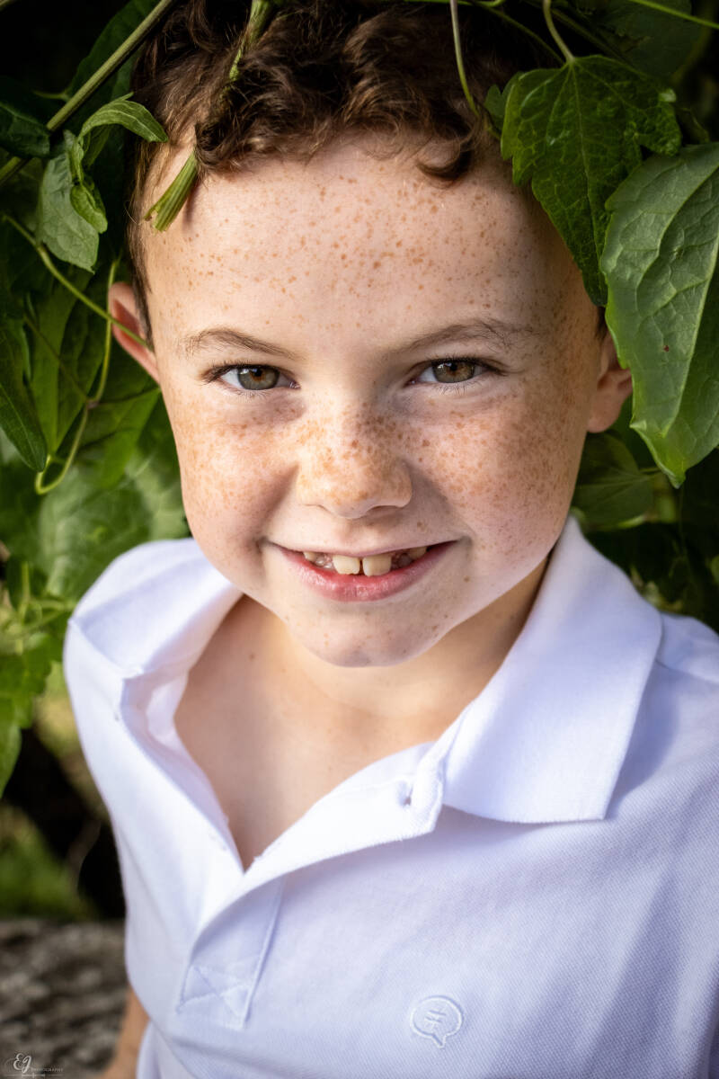 Photo enfant Poitiers - photo professionnelle Poitiers  photographie enfant Poitiers photographe enfants Poitiers shooting enfant potiers Clichés enfant Poitiers portait enfant Poitiers 
