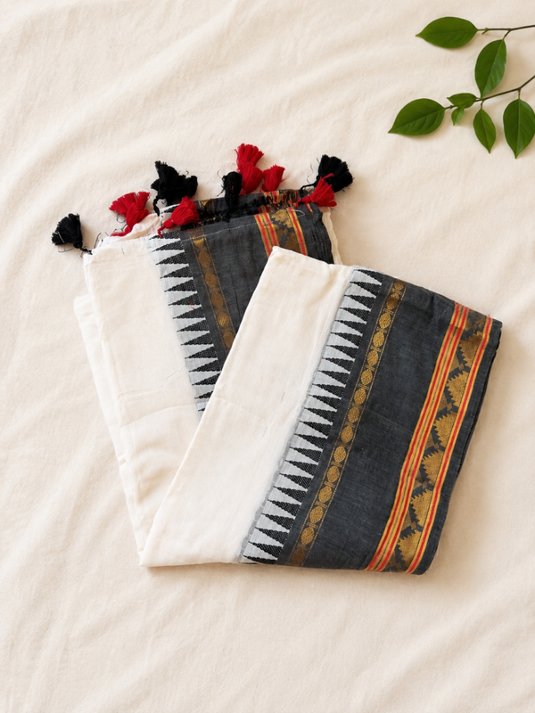 Mul cotton saree with anchored
