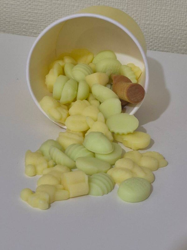 Mini Egg scoopie tub with scoop