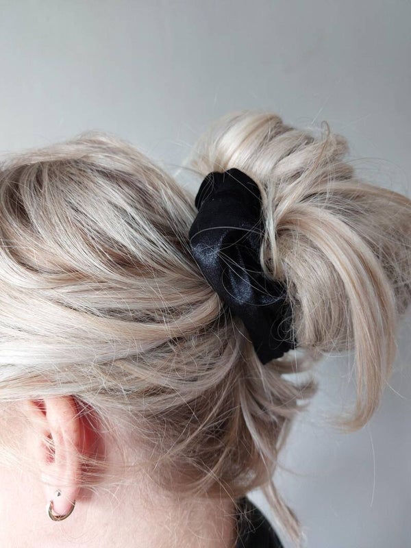 Scrunchie velvet black (normal en XL)
