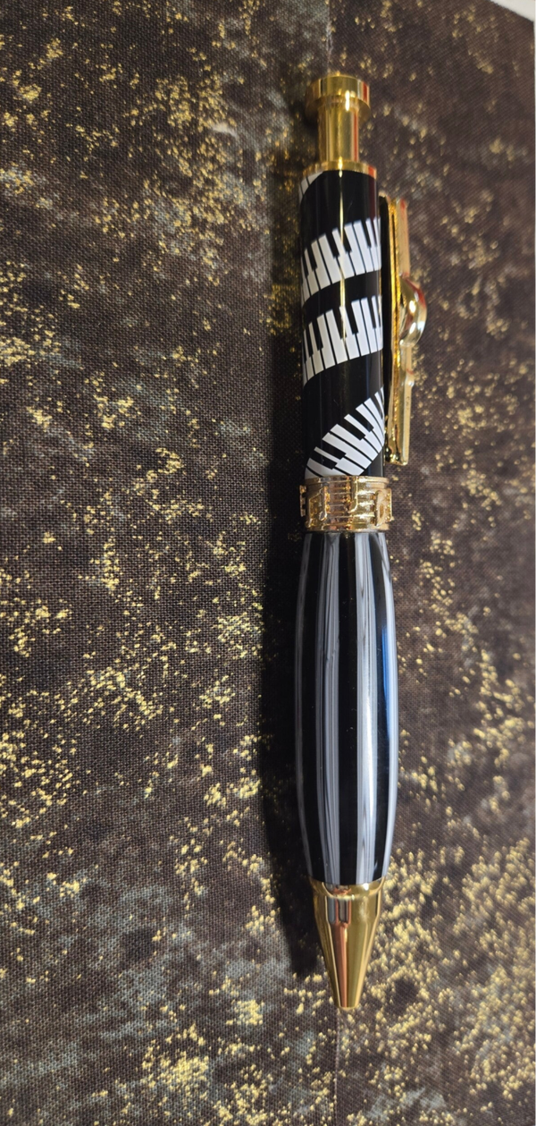 Music note gold