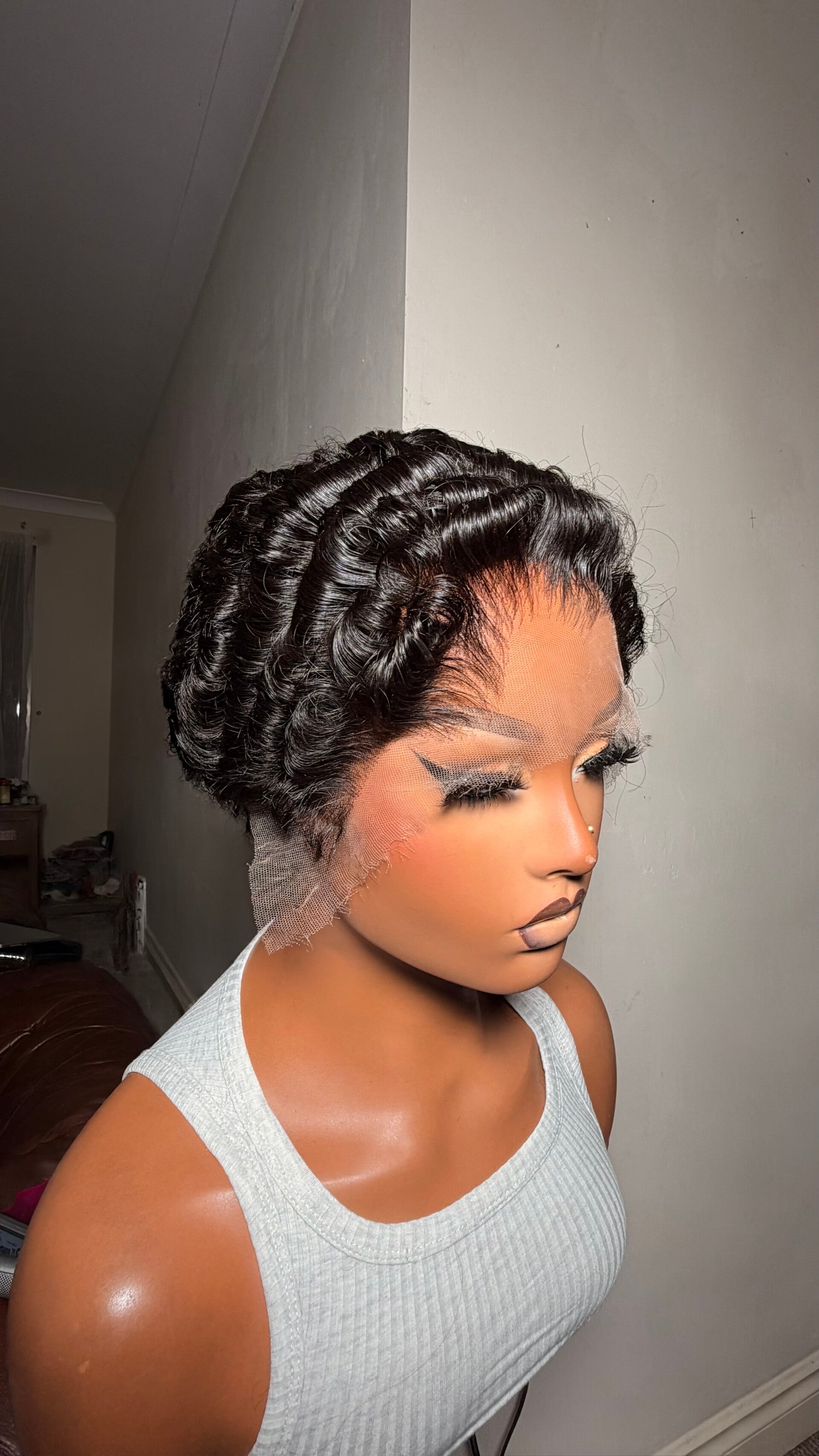 Nikky frontal pixie
