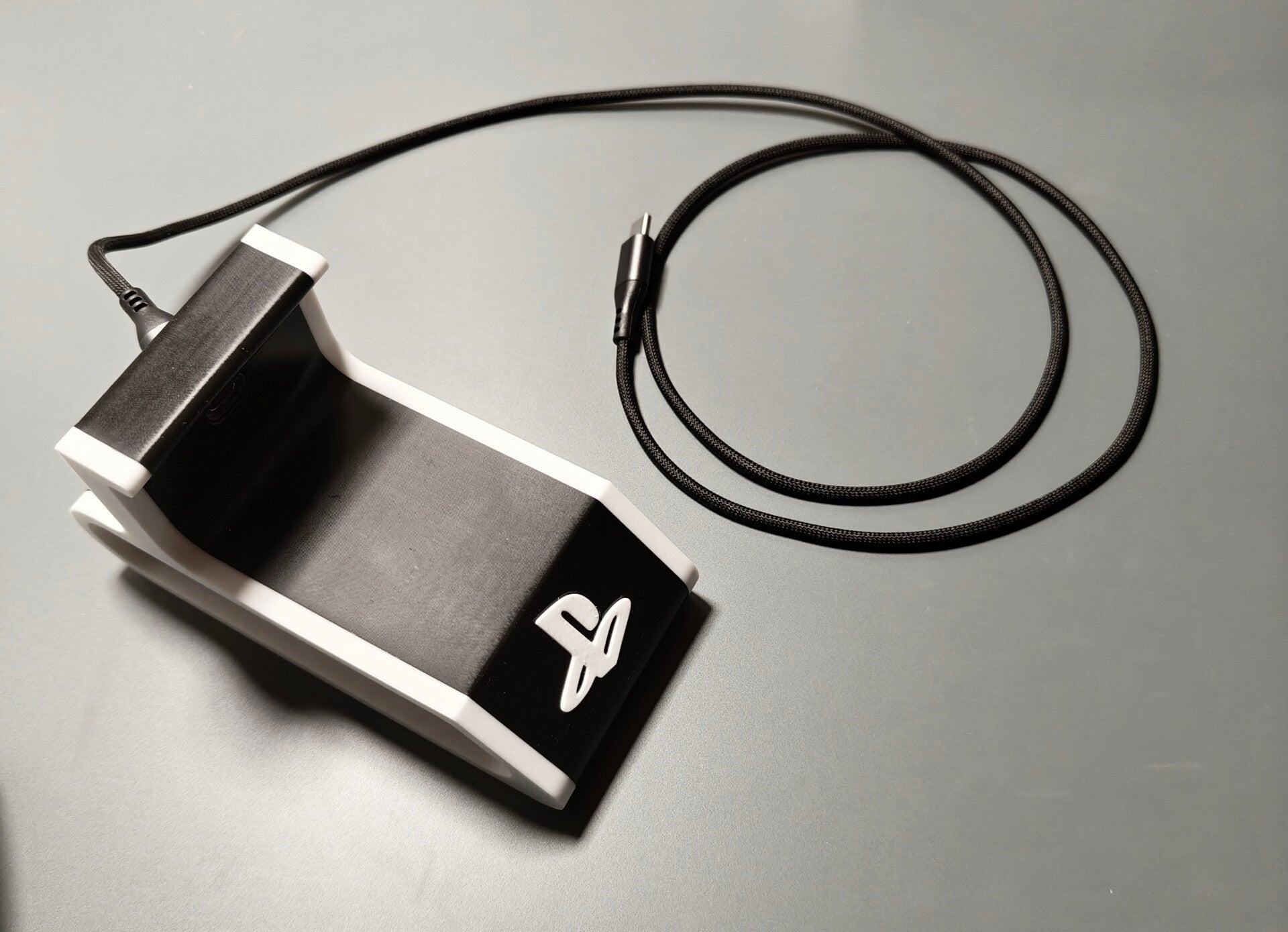 Controller-Halterung mit Magnet Ladekabel