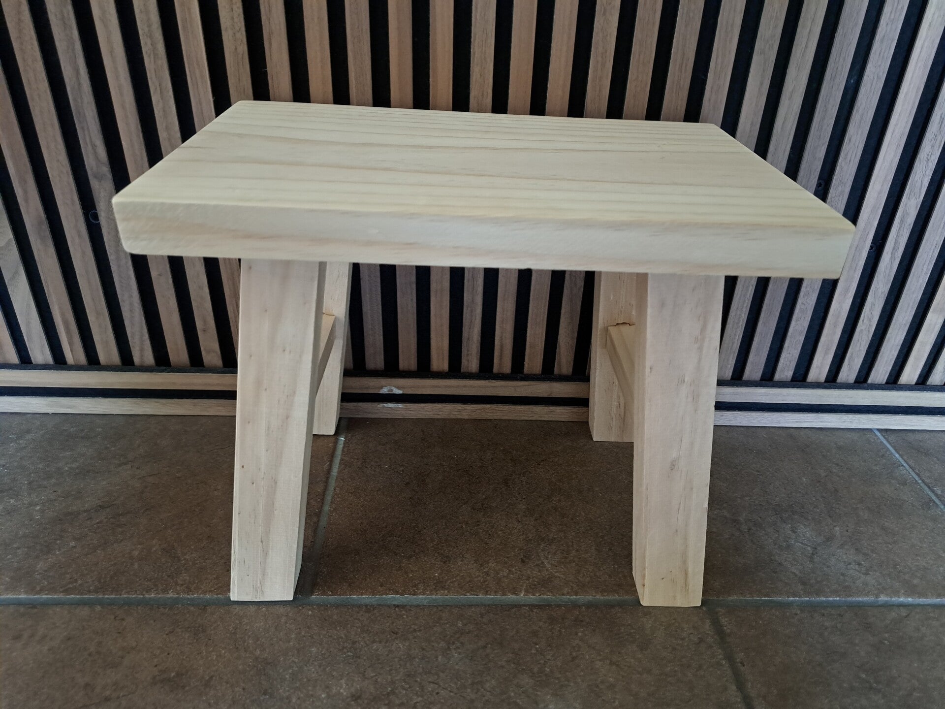 Houten krukje