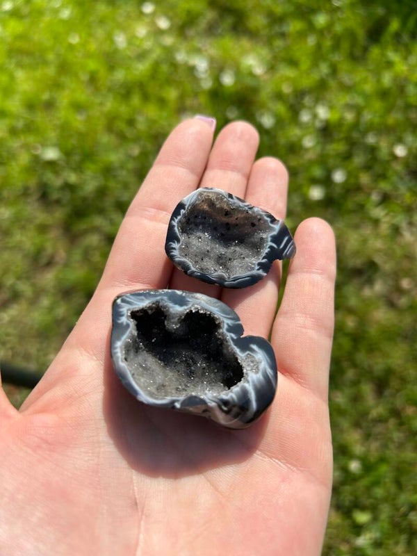 Agaat Zwart Geode Geslepen/ Gepolijst (nr2)