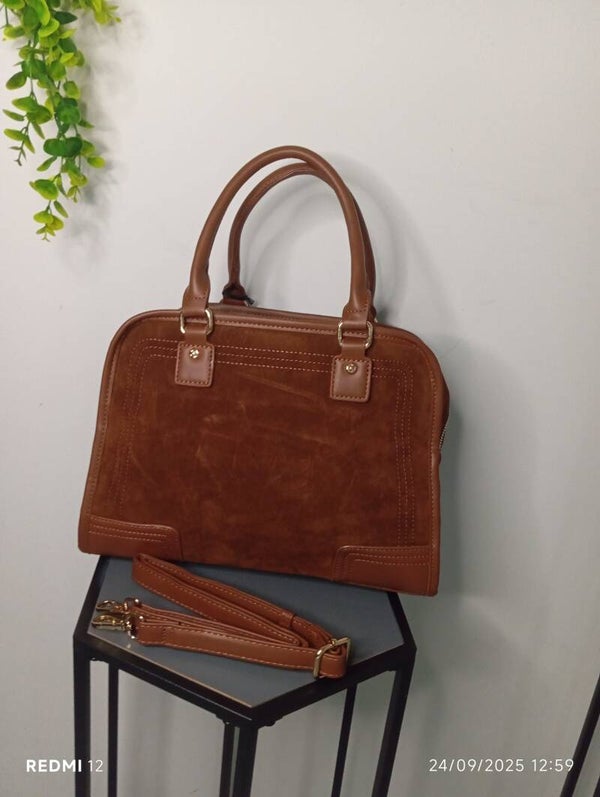 Amelie – Bauletto in Ecopelle e Eco Camoscio con Tracolla Interna Regolabile – Design Italiano