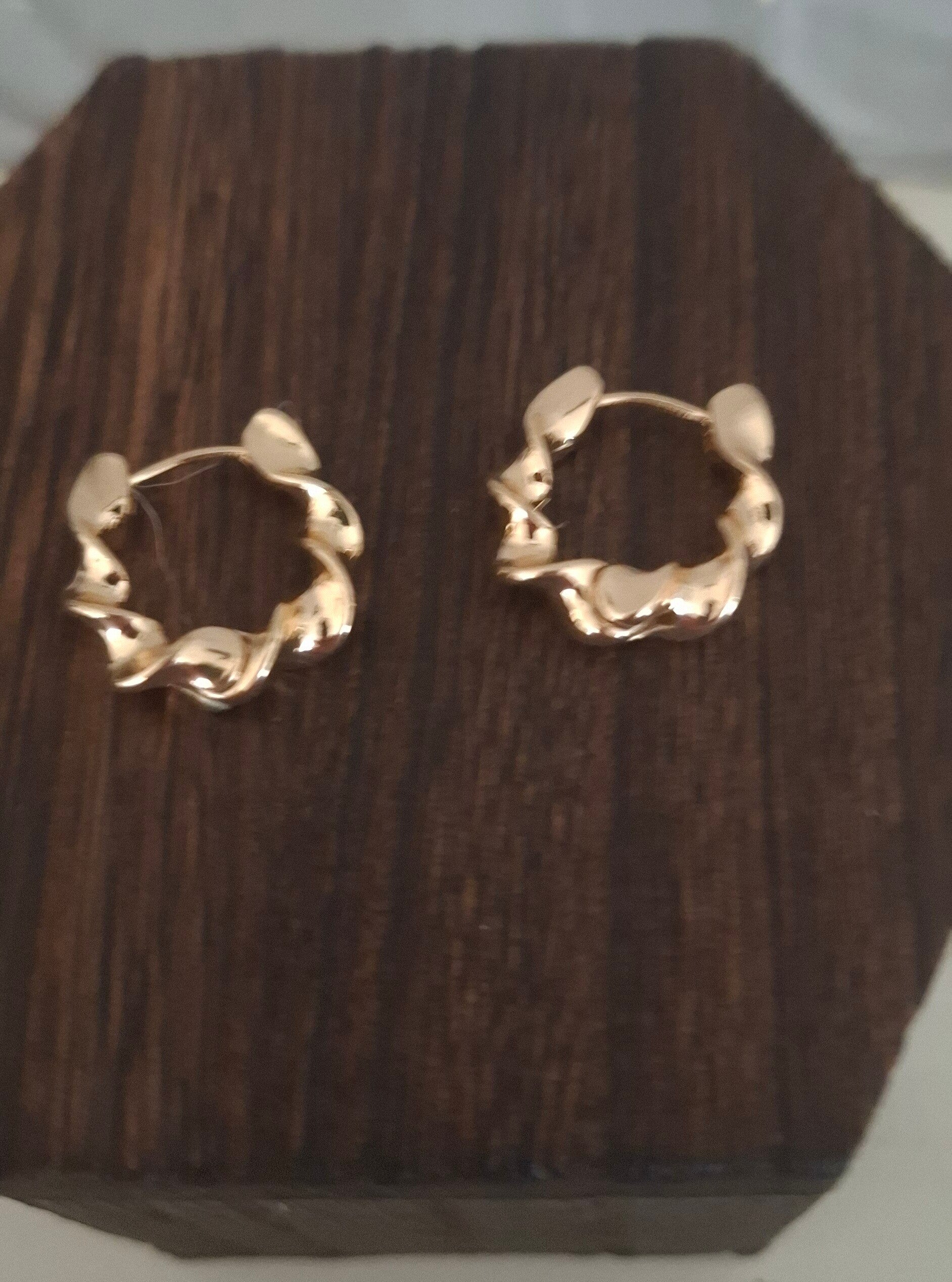 Créoles martelés dorés n*2