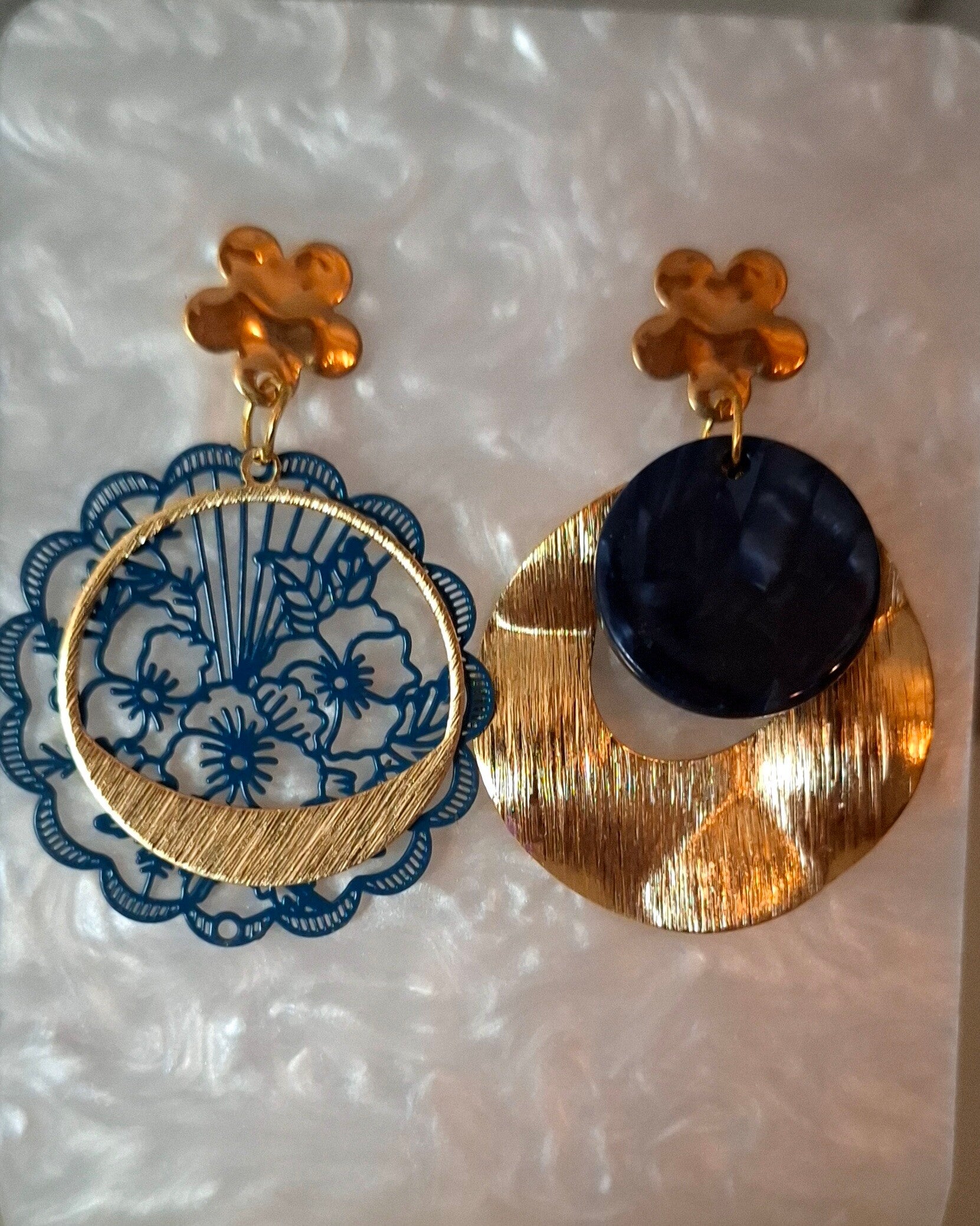 Bocles d'oreilles " bleue eyes ".