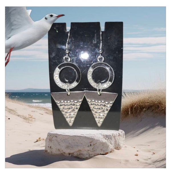 Boucles d'oreilles strass et triangles martelés